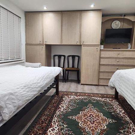 אילפורד The London En-Suite מראה חיצוני תמונה